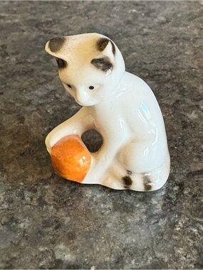Vintage Goebel Miniature Porcelain Cat With Ball Figurine